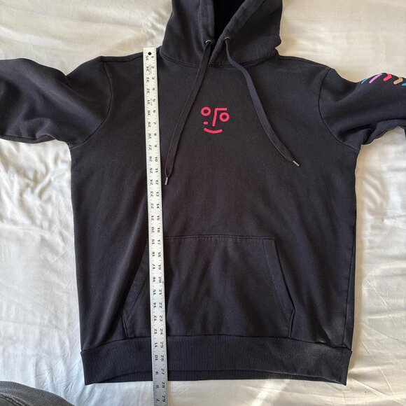 No Boundaries Tribal Core / Dreamin Black and Colorful hoodie. Size L. - Picture 4 of 5